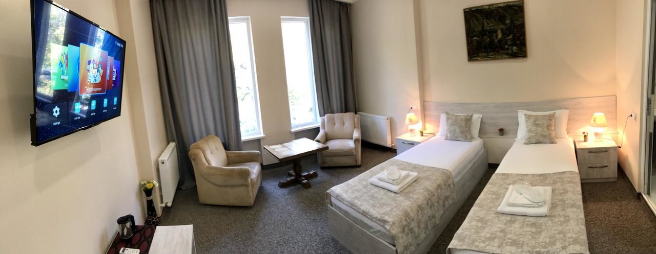 Отель Hotel Leo Palace Tbilisi Тбилиси